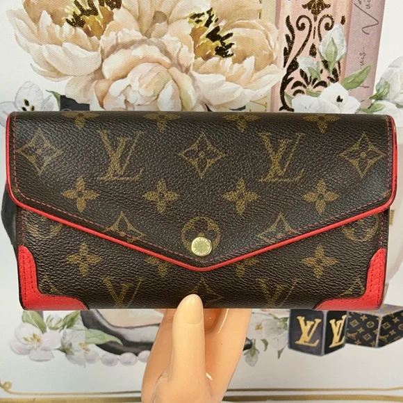 Louis Vuitton Retiro Monogram Sarah Wallet 😍❤️ - Picture 5 of 17